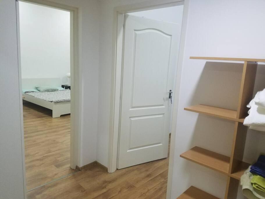 Big Cozy - Skyfall Apartment 3 Bdrm 6 Beds 1&Half Baths ブダペスト エクステリア 写真